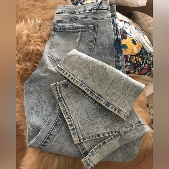 Wit &Wisdom 16 Kick Flare Jeans - Picture 4 of 5